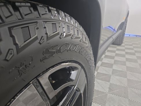 Used 2024 Rivian R1S Adventure image 35