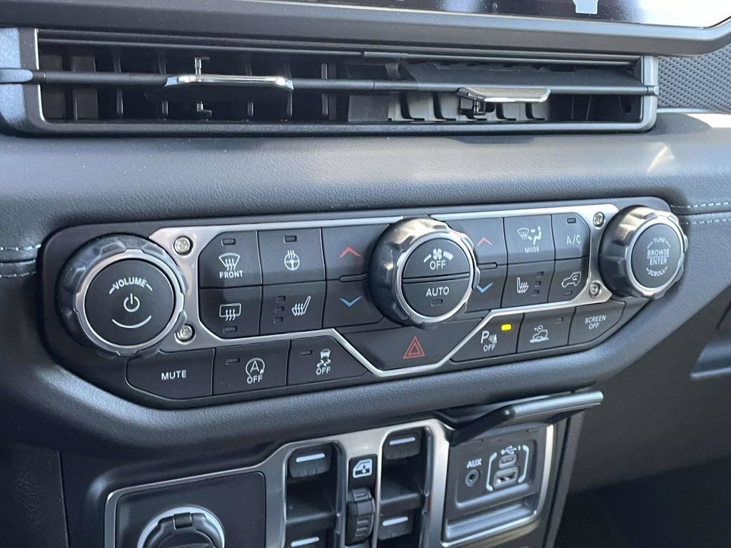 New 2026 Jeep Gladiator Rubicon AWD/4WD image 39