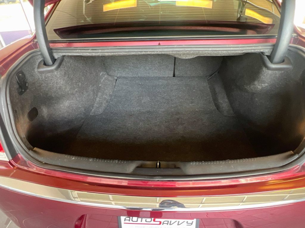 Used 2020 Chrysler 300 Touring RWD image 24