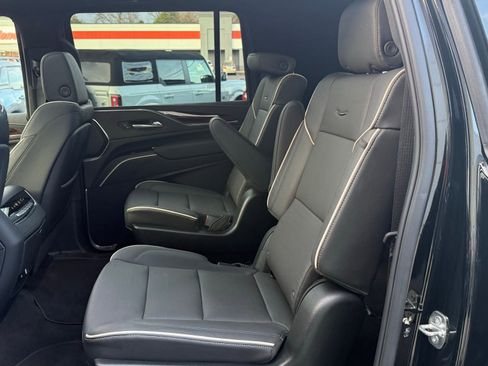 Used 2024 Cadillac Escalade ESV Premium Luxury image 30