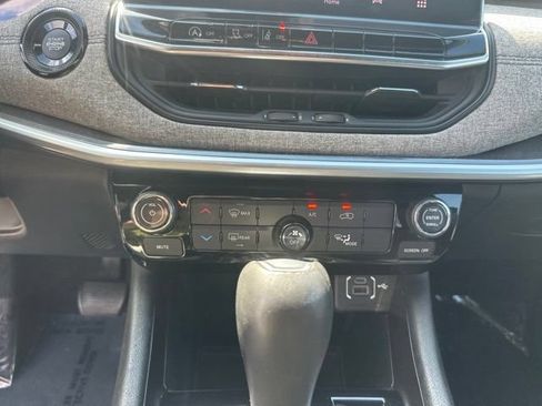 Used 2024 Jeep Compass Latitude AWD/4WD image 24