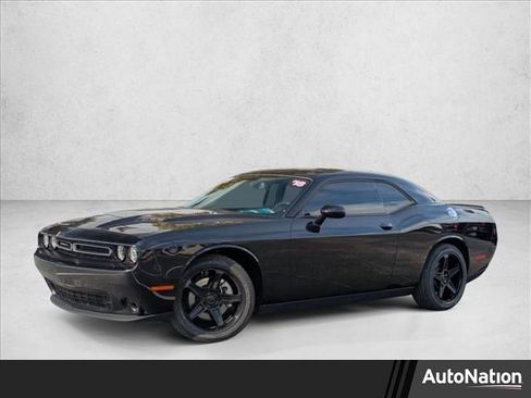 Used 2018 Dodge Challenger SXT w/ Super Sport Group (SS/T) image 1