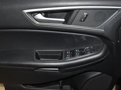 Used 2023 Ford Edge SEL image 26