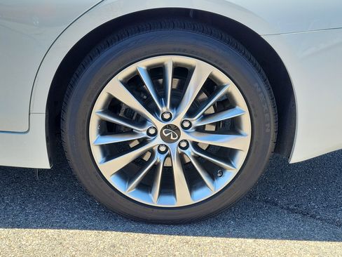 Used 2020 INFINITI Q50 Luxe AWD/4WD image 5