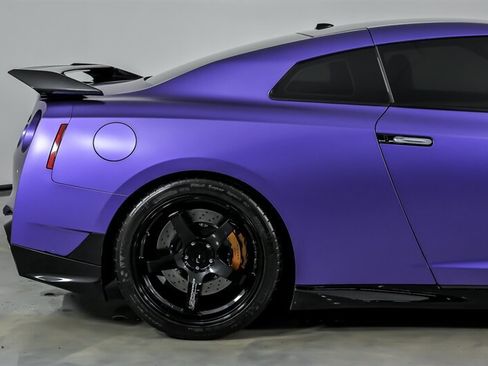 Used 2024 Nissan GT-R Premium w/ Premium Interior Package AWD/4WD image 13