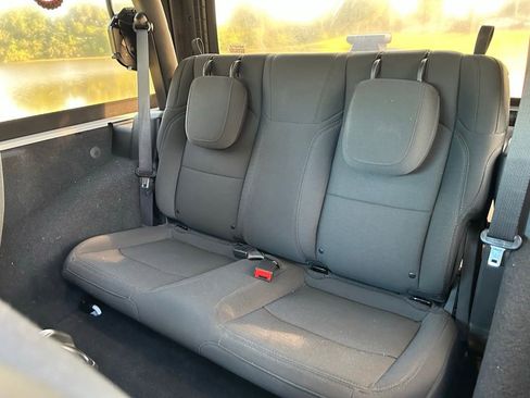 Used 2021 Jeep Wrangler Sport AWD/4WD image 14