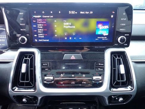 Used 2023 Kia Sorento SX AWD/4WD image 14