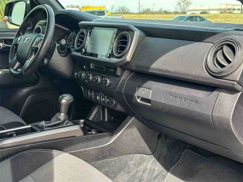 Used 2023 Toyota Tacoma TRD Off-Road image 21