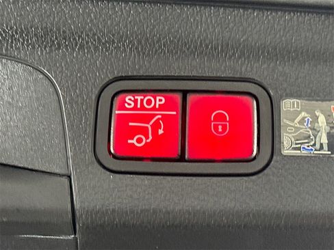 Certified 2025 Mercedes-Benz GLE 350 4MATIC image 21