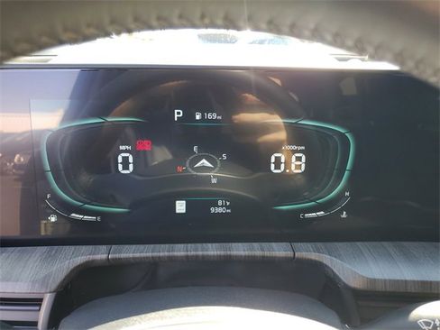 Used 2025 Kia Telluride EX w/ EX Captain's Chair Package image 18