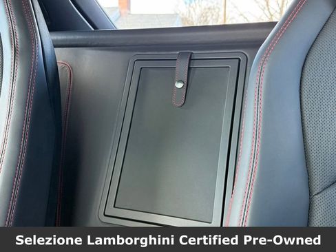 Used 2024 Lamborghini Urus Performante AWD/4WD image 46