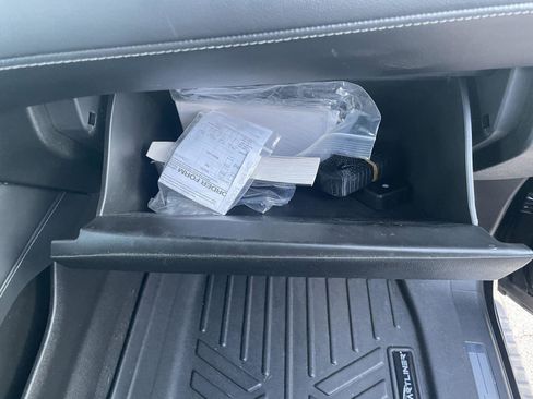 Used 2022 Chevrolet Tahoe Z71 image 32