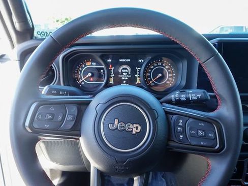 Used 2024 Jeep Wrangler Unlimited Rubicon image 12