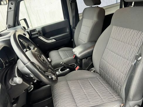 Used 2012 Jeep Wrangler Rubicon image 17