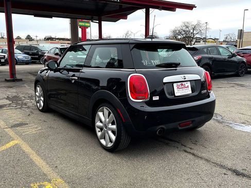 Used 2015 MINI Cooper 2-Door Hardtop image 4