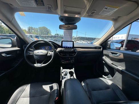 Used 2020 Ford Escape Titanium AWD/4WD image 28