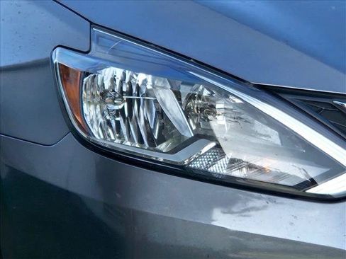 Used 2017 Nissan Sentra SV FWD image 9