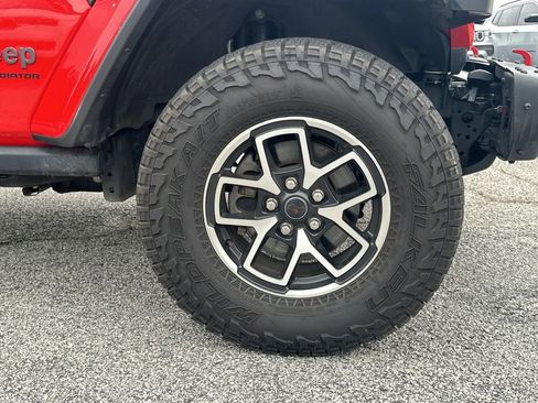 Used 2024 Jeep Gladiator Rubicon AWD/4WD image 13