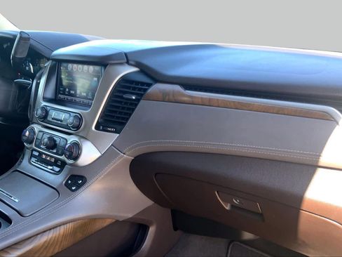 Used 2020 GMC Yukon Denali w/ Denali Premium Package AWD/4WD image 17