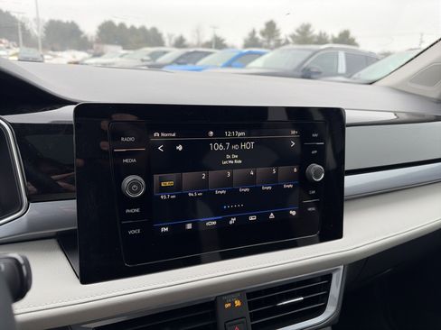 New 2025 Volkswagen Taos SEL image 24