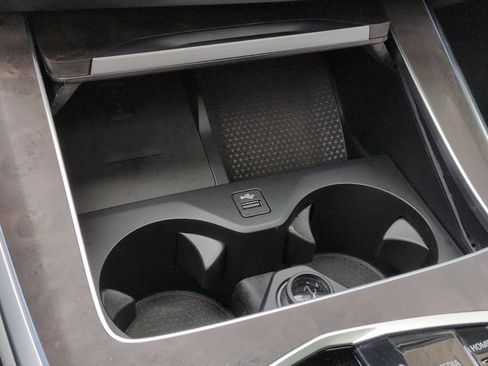 Used 2025 BMW X5 xDrive50e w/ Executive Package image 34