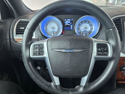 Used 2013 Chrysler 300 w/ Driver Convenience Group RWD image 20