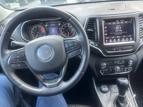 Used 2019 Jeep Cherokee Trailhawk w/ Cold Weather Group AWD/4WD image 7