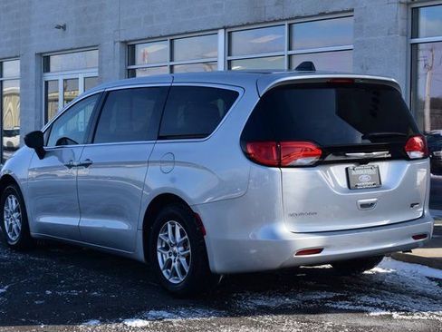 Used 2024 Chrysler Voyager LX image 4