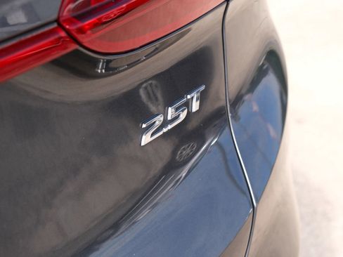 Used 2021 Hyundai Santa Fe Limited w/ Cargo Package image 16