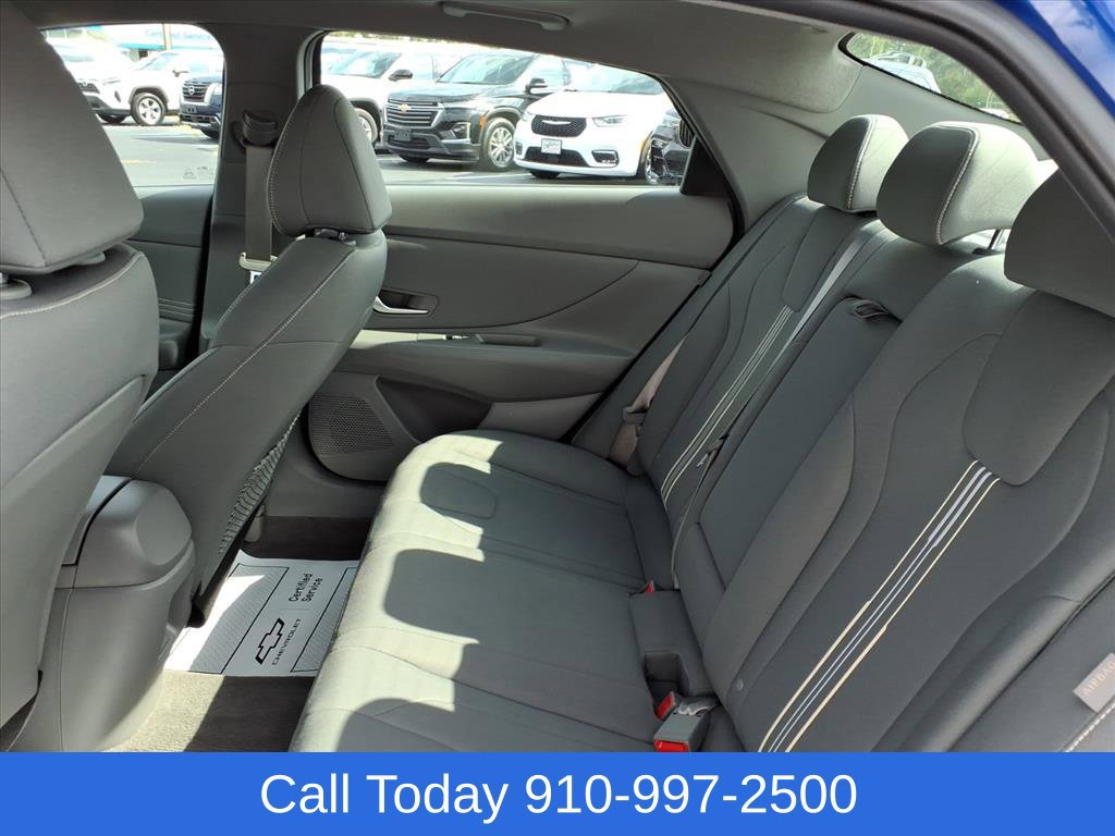 Used 2025 Hyundai Elantra SEL FWD image 22