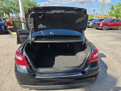 Used 2017 Nissan Altima 2.5 SR w/ Midnight Edition Package FWD image 21
