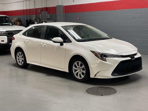 Certified 2022 Toyota Corolla LE image 38