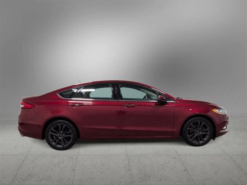 Used 2018 Ford Fusion SE w/ Equipment Group 201A image 9