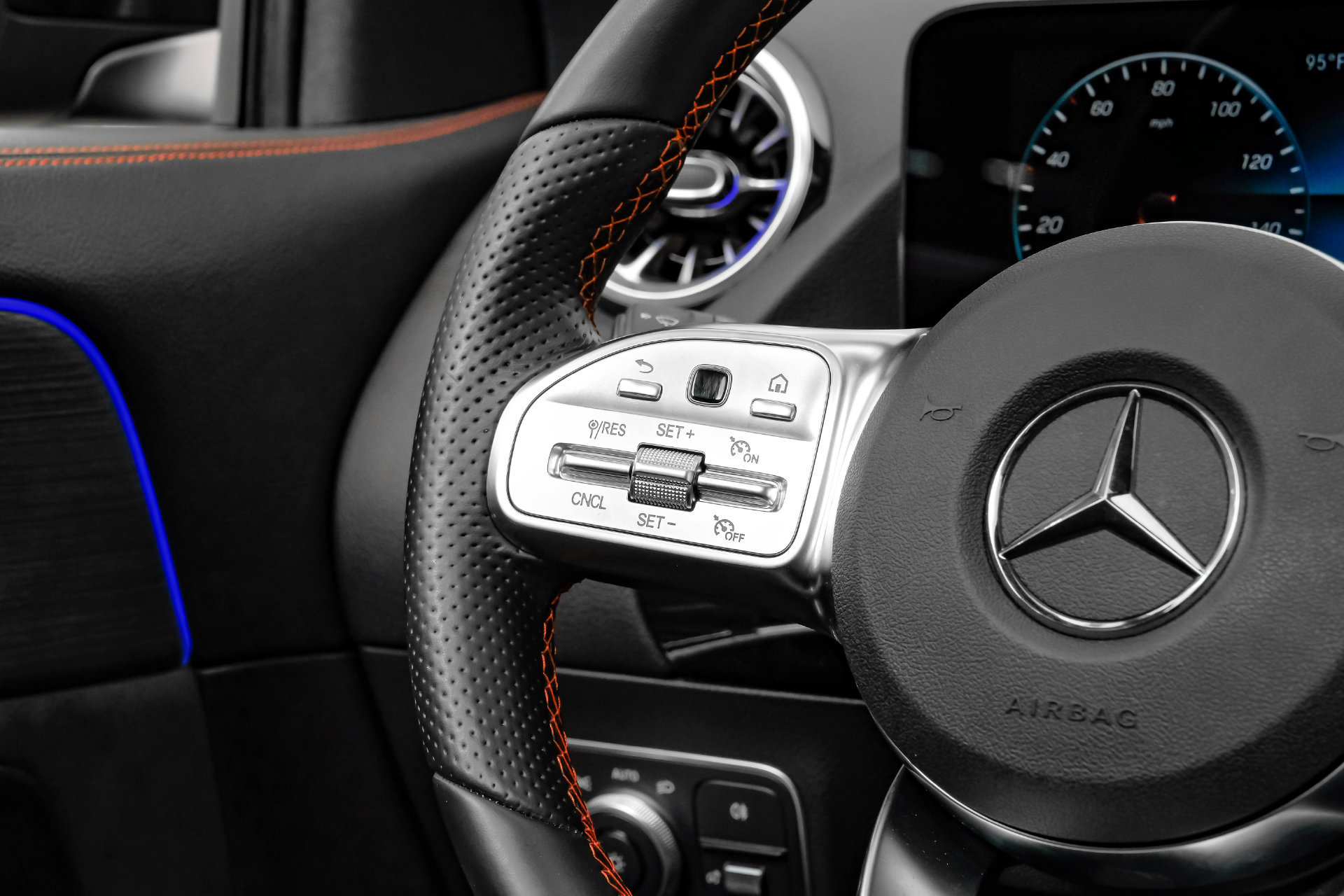 Used 2023 Mercedes-Benz GLA 250 image 21