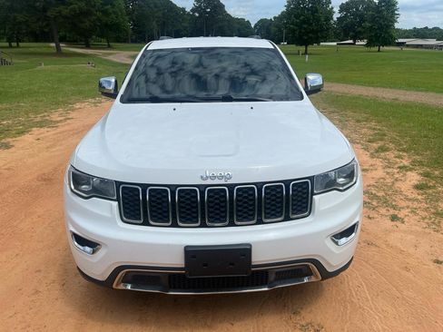 Used 2017 Jeep Grand Cherokee Limited RWD image 3