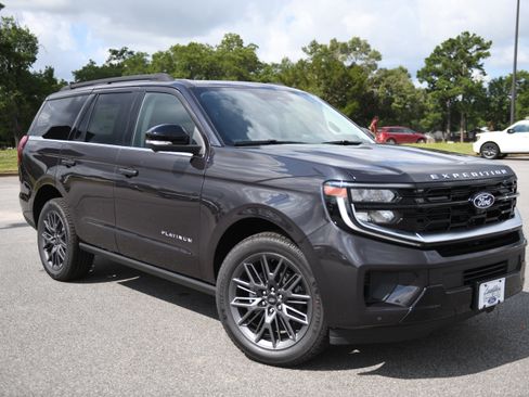 New 2027 Ford Expedition Platinum RWD image 3