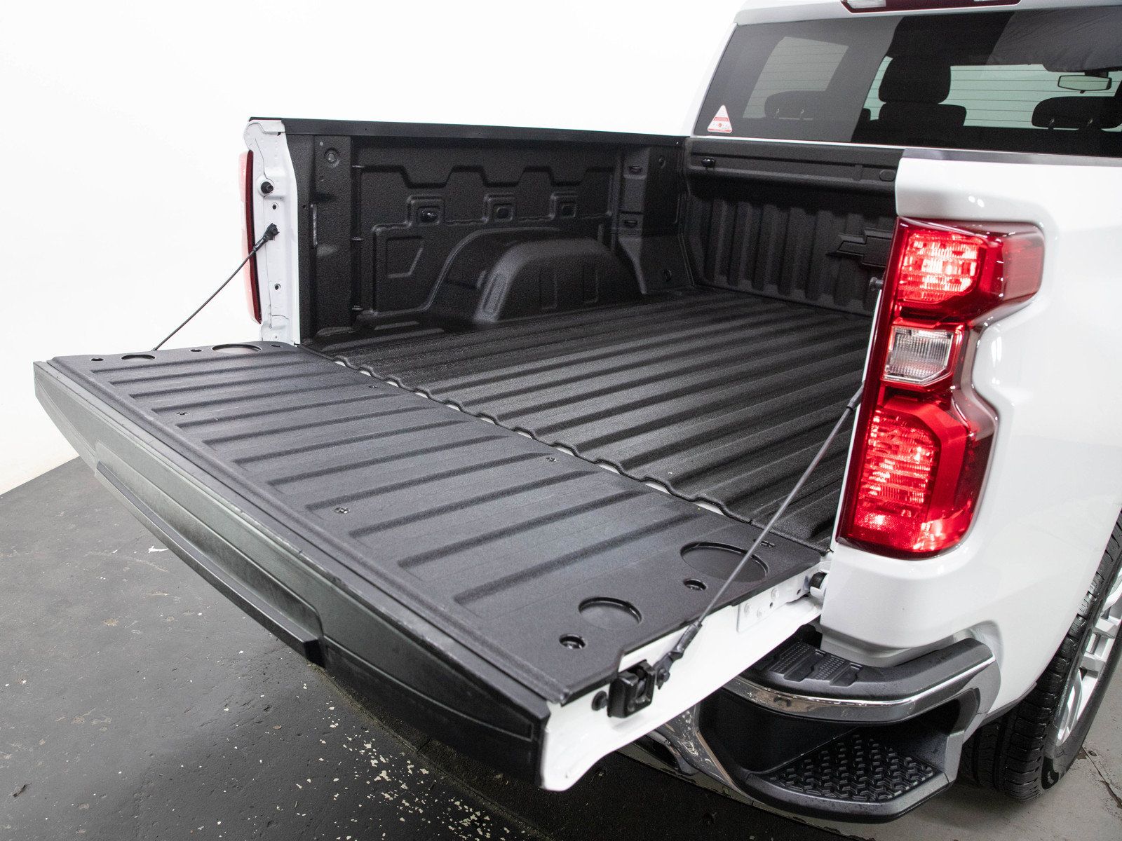 Used 2021 Chevrolet Silverado 1500 LT AWD/4WD image 13