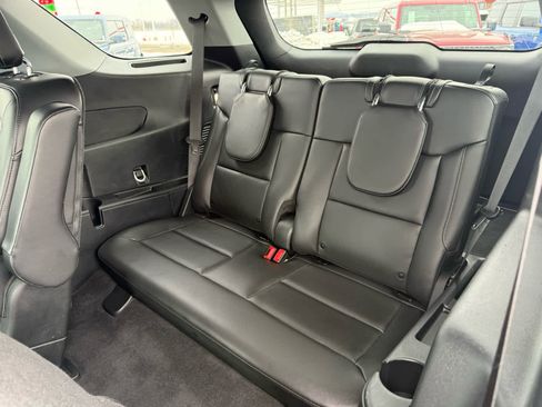 Used 2023 Ford Explorer XLT w/ Equipment Group 202A image 6