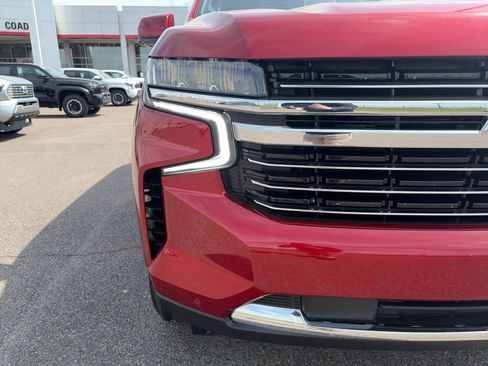 Used 2023 Chevrolet Tahoe LT w/ LT Signature Package image 32