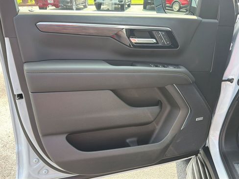 New 2026 Chevrolet Tahoe Premier w/ Sun And Tow Package AWD/4WD image 18