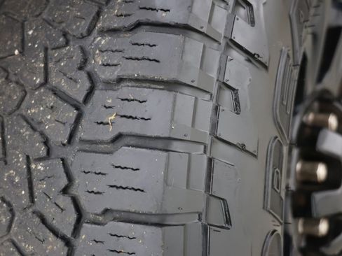 Used 2021 Ford F350 Platinum w/ Tremor Off-Road Package AWD/4WD image 15