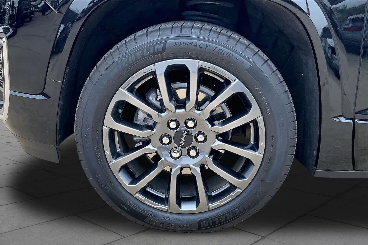 Used 2023 GMC Acadia Denali w/ Black Diamond Edition AWD/4WD image 10