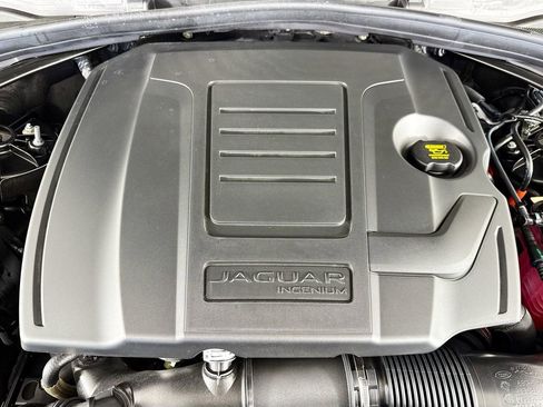 Certified 2025 Jaguar F-PACE R-Dynamic S image 25