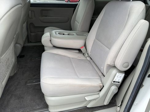 Used 2021 Kia Sedona LX image 18