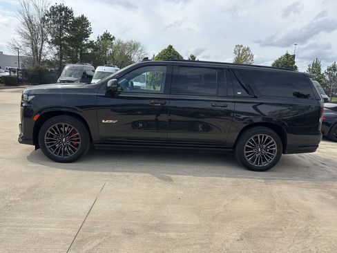 Used 2024 Cadillac Escalade ESV V w/ Heavy-Duty Trailer Package image 7