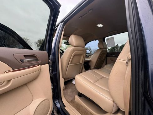 Used 2012 Chevrolet Avalanche LT w/ All-Star Edition AWD/4WD image 7