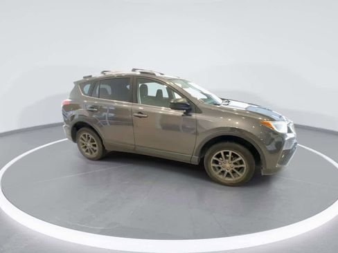 Used 2018 Toyota RAV4 LE image 2