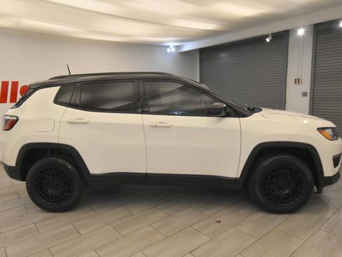 Used 2018 Jeep Compass Latitude image 6