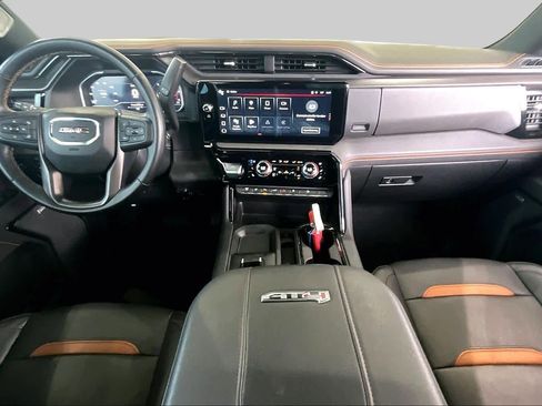 Used 2024 GMC Sierra 2500 AT4 w/ AT4 Premium Plus Package AWD/4WD image 16