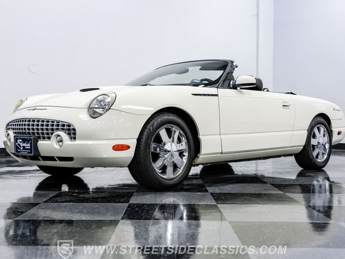 Used 2002 Ford Thunderbird image 21